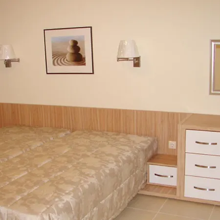 Deluxe With Pool And Wellness Steps To Beach