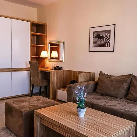 Deluxe With Pool And Wellness Steps To Beach *