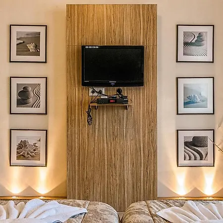Deluxe With Pool And Wellness Steps To Beach